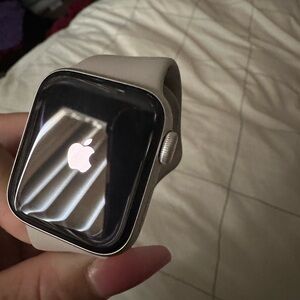 Brand new Apple Watch SE 2nd generation 40mm in starlight aluminum